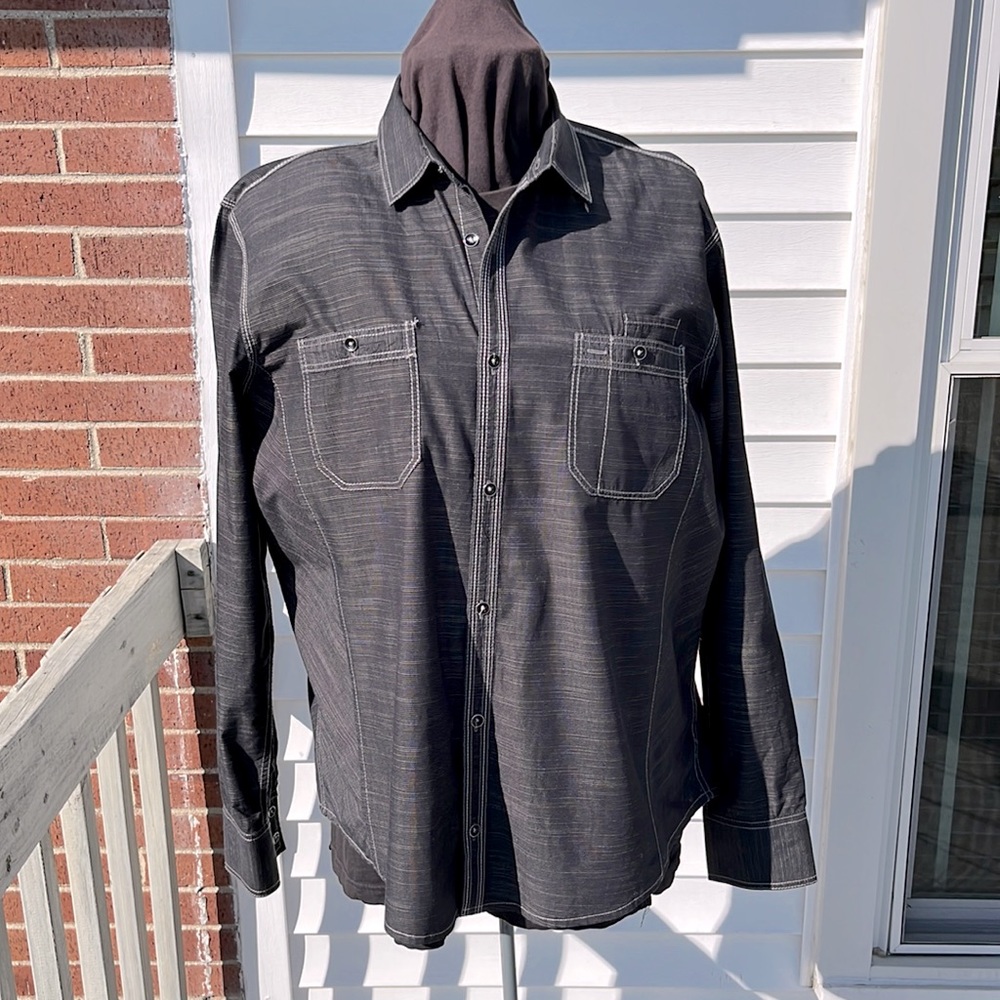 Men’s extra large black shirt